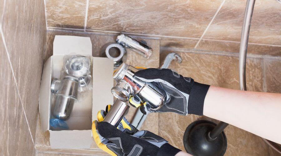 Professional gutter cleaning in Baldwyn, MS